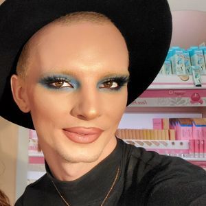 Meet your Posher, Thomas